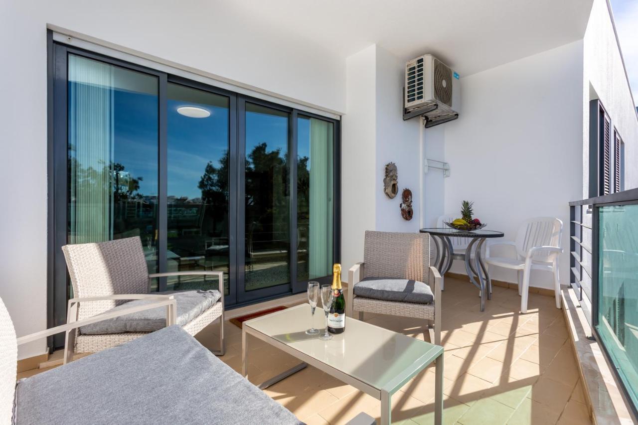 Sacha'S Sweet Home, Lovely 2 Bedroom Apartment, Walking Distance To Town, Beach And Marina Lagos Bagian luar foto