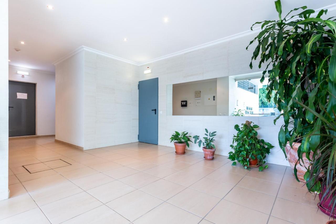 Sacha'S Sweet Home, Lovely 2 Bedroom Apartment, Walking Distance To Town, Beach And Marina Lagos Bagian luar foto