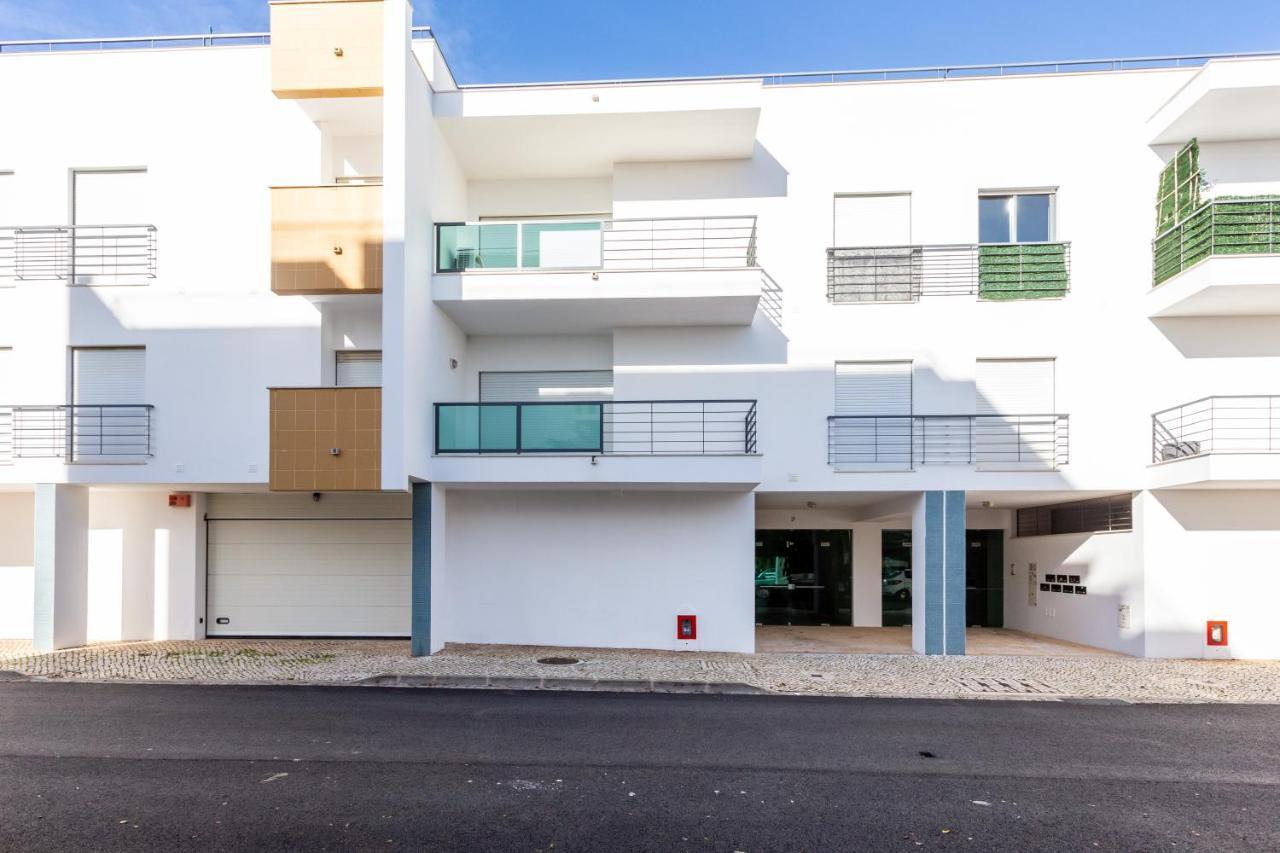 Sacha'S Sweet Home, Lovely 2 Bedroom Apartment, Walking Distance To Town, Beach And Marina Lagos Bagian luar foto